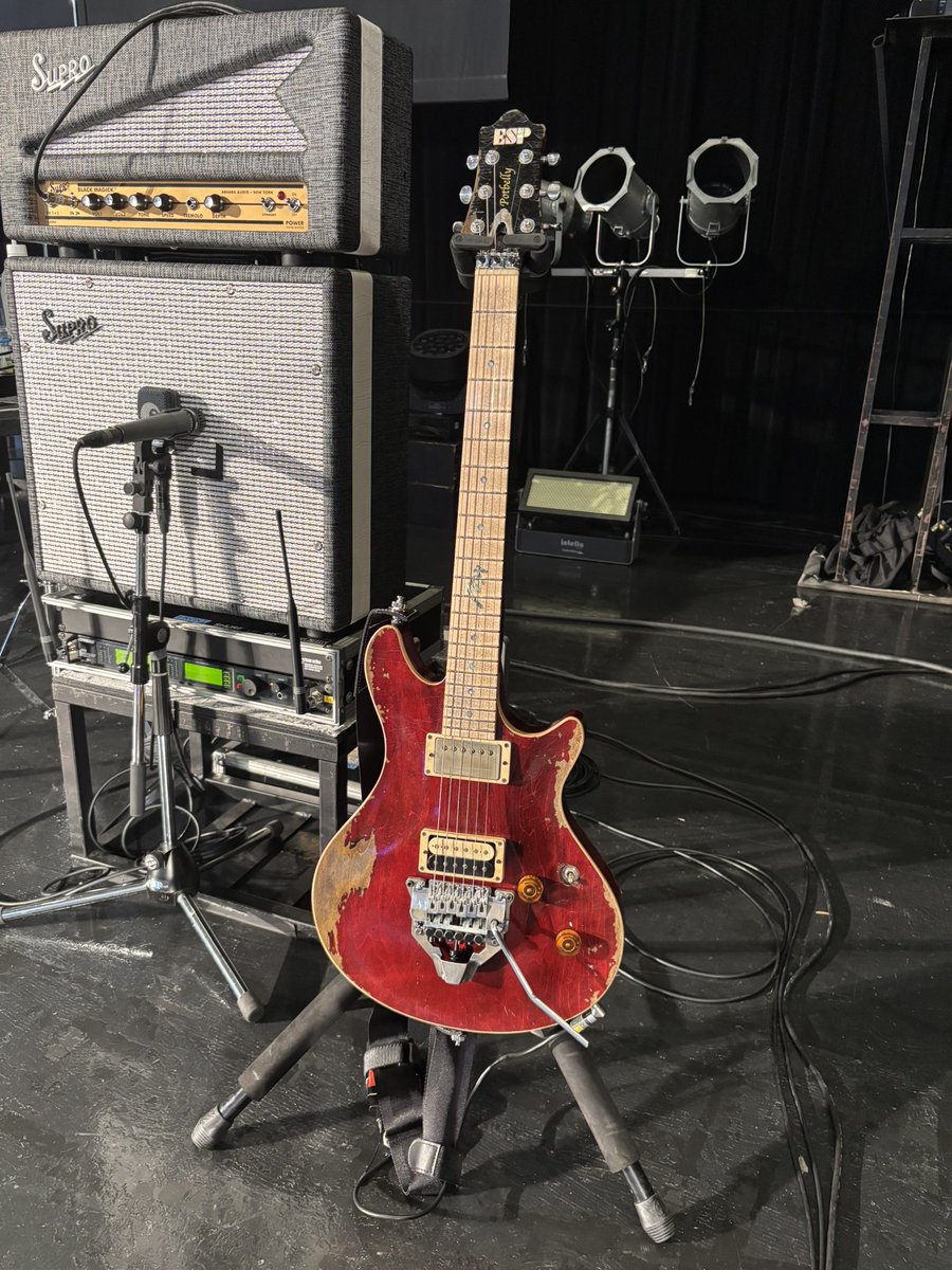 バンドリ楽器派の皆さん、フロイドローズのPOTBELLYを見てくれませんか…🎸⚙️

ツアーの大阪·愛知公演でちょっと使いました！
いかちーーー！！☆*:.｡. o(≧▽≦)o .｡.:*☆
#バンドリ #MyGO #espguitars