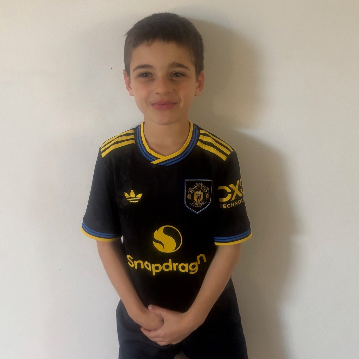 How good is the new @manutd third kit! Cant believe it was available in 🇦🇺 two days after launch!

P.S. - This is the soccer obsessed Twin B who plays Aussie Rules 🤣
