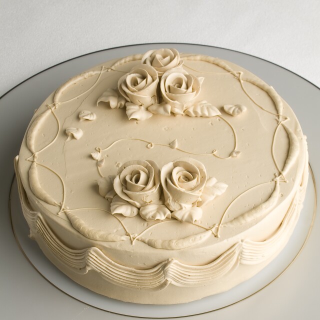 ginzawest's tweet image. 現在紙箱の入荷が滞っております為、8月中は９号（27cm）以上のオーダーケーキのご注文はお受け致しかねます。
大変申し訳ございません。