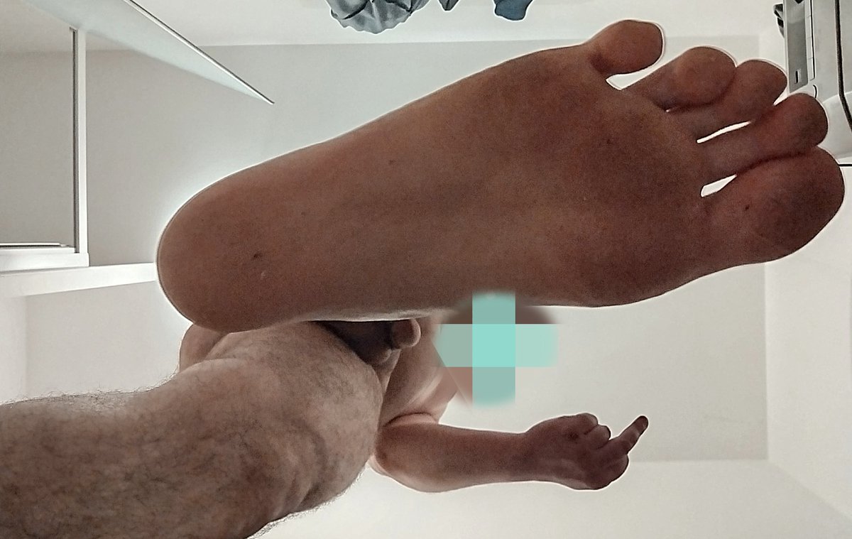 Master__Sofiane's tweet photo. Venez décrasser ça !#larbin #slave #gay #beta #esclave #pied #feet #findomalpha #findom #moneyslavefrancais #moneyslave https://t.co/ivxL2RoZ8F