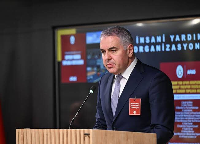 GALATASARAY'DA SKANDAL BİTMİYOR!

Tutuklandı      /      3 yıla kadar hapis istendi