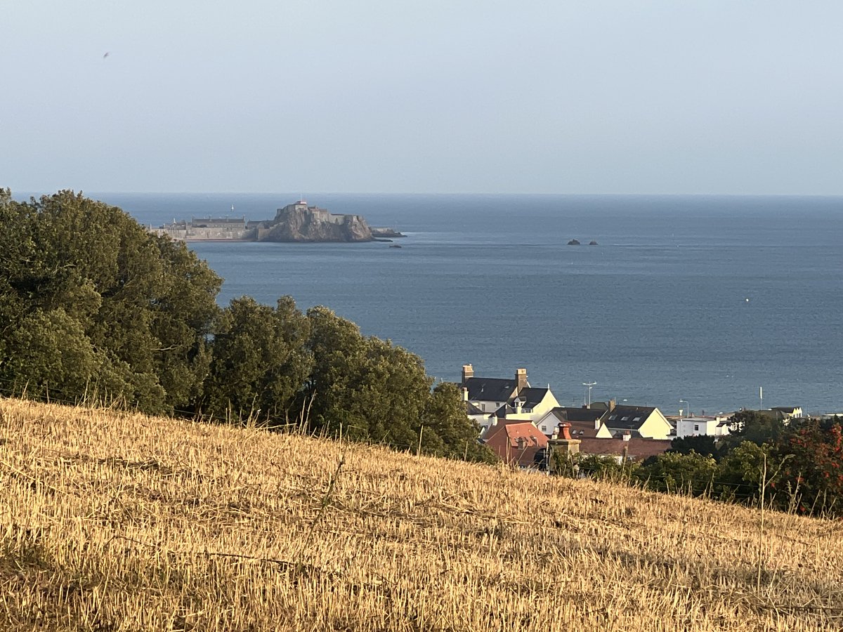 Elizabeth Castle 🇯🇪 on the horizon #JerseyCI