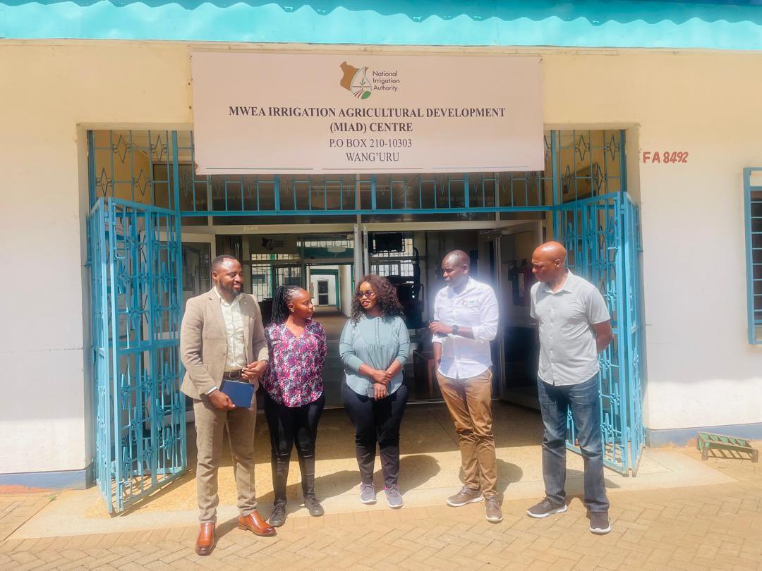 Dronlytics's tweet photo. our team visited the mwea Rice Growers Co-operative Society, the biggest rice farming group in Kenya, to discover how drone tech can improve rice farming. 🌾 https://t.co/0sBu6mRBg0
