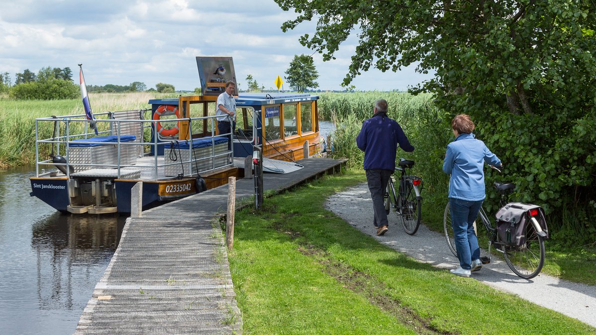 Vaar met de waterbus door De Wieden -  rtvmeppel.nl/vaar-met-de-wa…