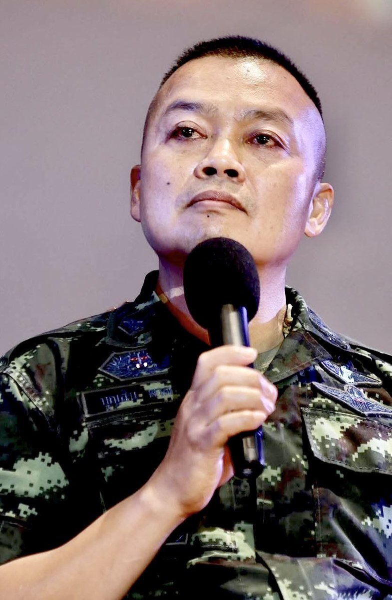 “แม่ทัพ 2 ”ลั่น ปิดด่านยันเกษียณ
ยังไม่พร้อมเปิด 
ปัด ขัดแย้งรัฐบาล 
ต่างฝ่ายต่างทำหน้าที่ 
เผย “ภูมิธรรม” ยังไม่ได้โทรมาหา
ยันพร้อมรับบริจาค  แม้ไม่ได้โพสต์

facebook.com/share/p/19MHED…