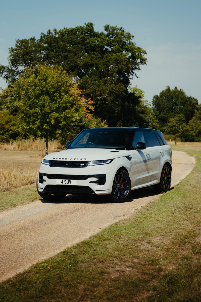 saxtonsofficial's tweet photo. Just arrived... 2024 Range Rover Sport P460e ๐ค
Now available at Saxton 4x4 ๐
Colour: Borasco Grey
Mileage: 11,316
Price: ยฃ89,000
Reg: Y90 SHS
#RangeRover #RangeRoverP460e #RangeRoverSport #LandRoverRangeRover #LandRover https://t.co/K3ubqRlCEj