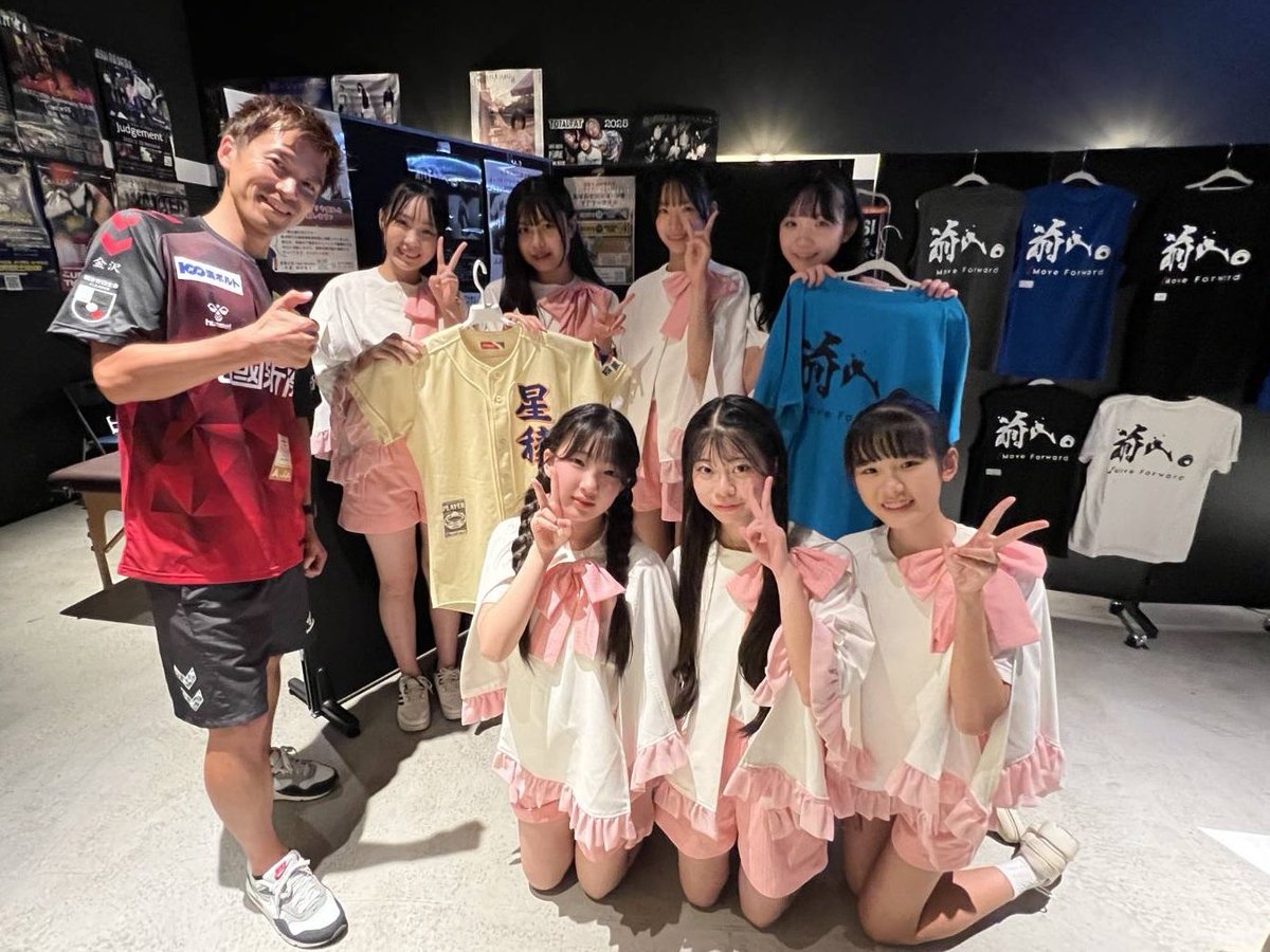 『石川元気応援隊ジャンピン』の皆さんが
ブースに遊びに来てくれました！
おじさん、緊張してます😂