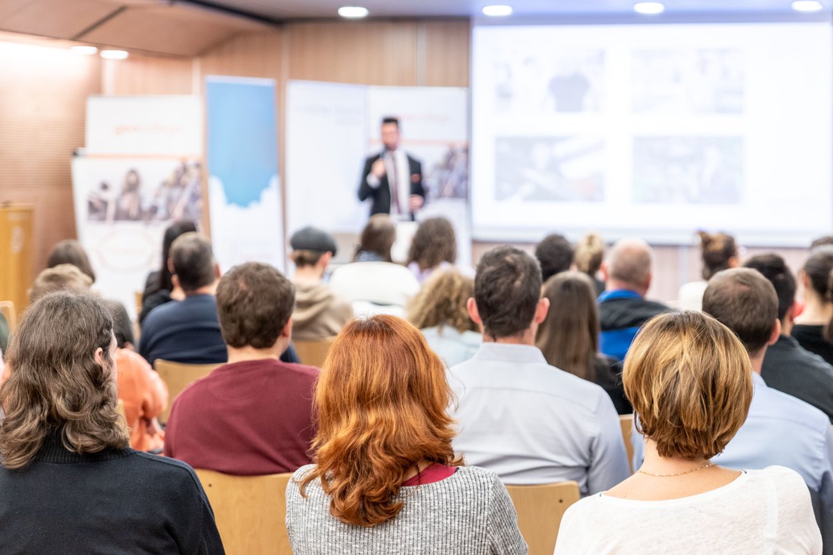 📋 La consejería publica en Educastur los baremos definitivos de las convocatorias para la provisión de cuatro plazas de dirección de los Centros del Profesorado y Recursos del Principado, así como de diversas plazas de asesoría en esos mismos CPR.

🧷 acortar.link/6MIlPu