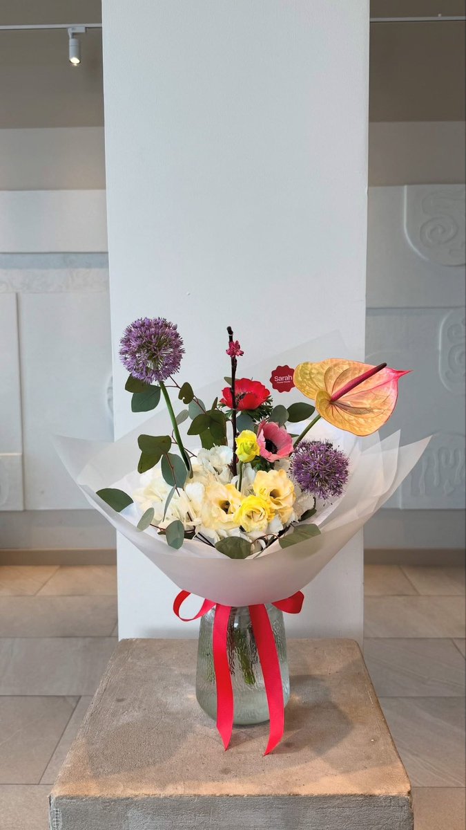 bacteryan's tweet photo. Bacteryan Florist Flower Bouquet 🌻 https://t.co/87UYyy3mzi