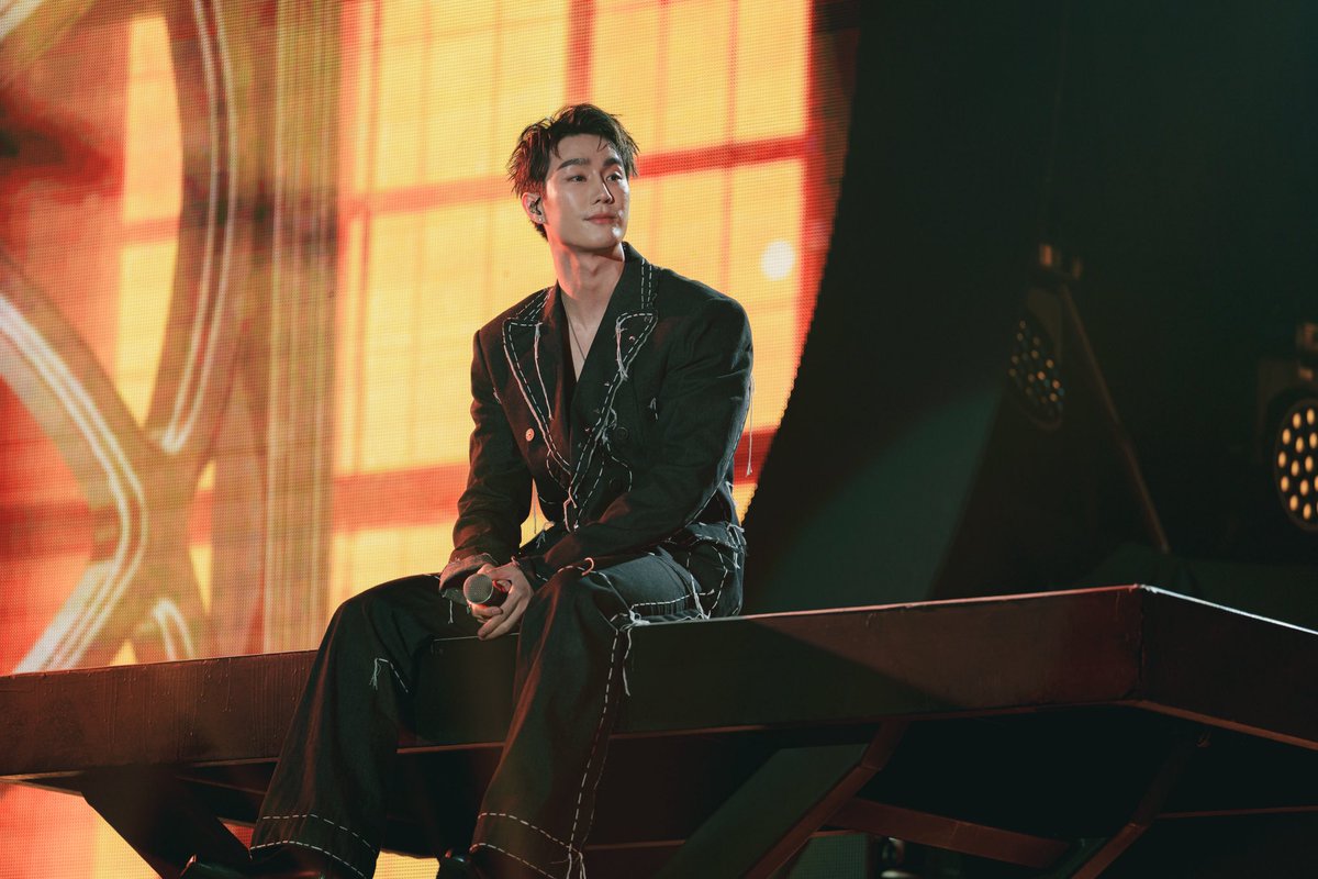 ระหว่างที่รอจู้ช้อปปิ้งกินข้าวไปเดินเล่นกับบุ๊คคึเตเต้ ให้ปปนั่งข้างเธอจะได้ไหมมมมมมมมมมม