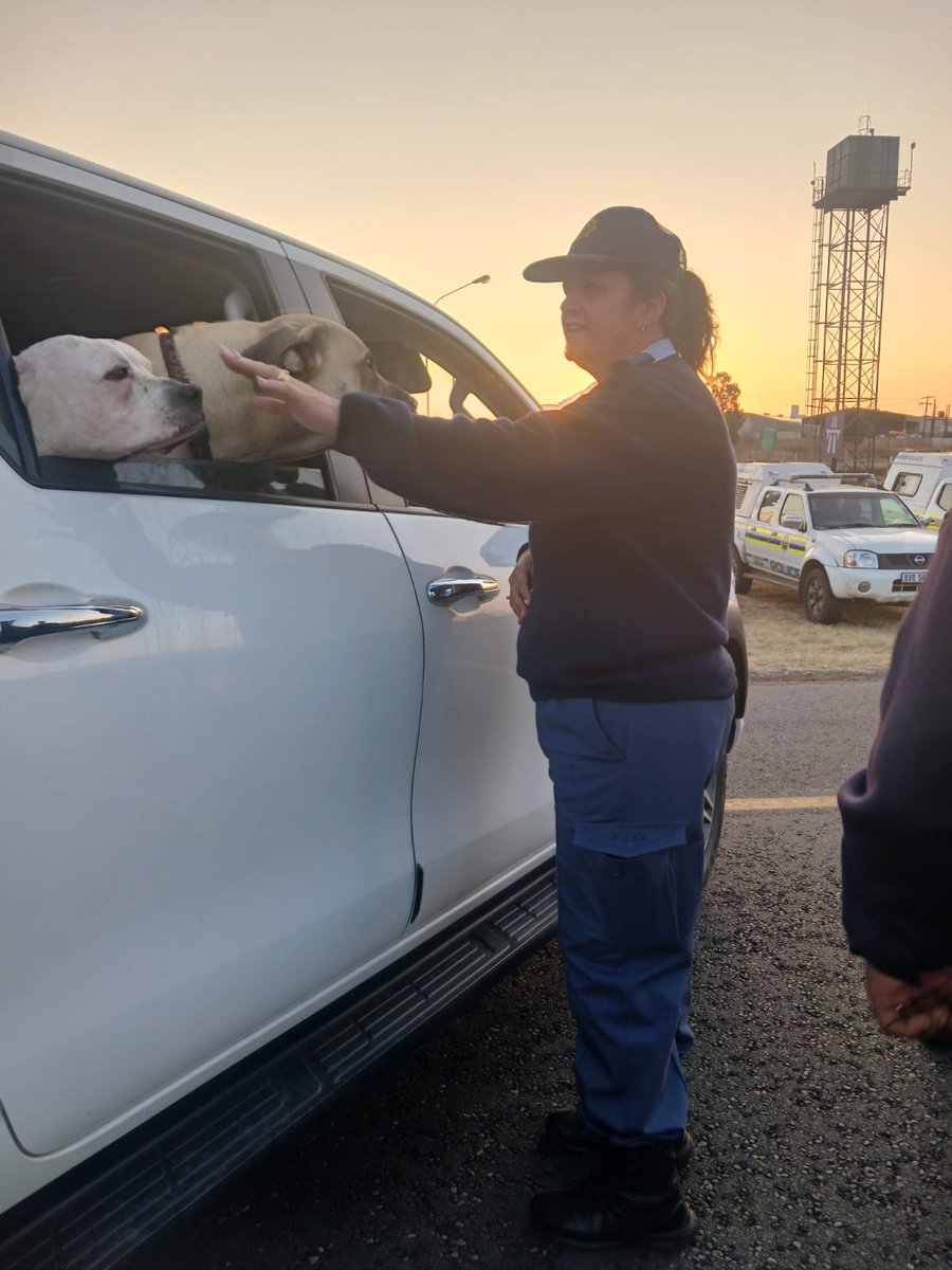 SAPoliceService's tweet photo. #sapsGP [WOMEN'S MONTH] Sedibeng District: Brigadier Sibongile Ndaba led an #OperationBasadi adhoc roadblock along the N3. During the operation, approximately five licensed firearms were inspected and tested. A total of 173 persons were searched, 72 vehicles were searched, and 29 vehicles were tested to ensure compliance with legal requirements. #WomensMonth #WomenInPolicing #PoliceVisibility ME