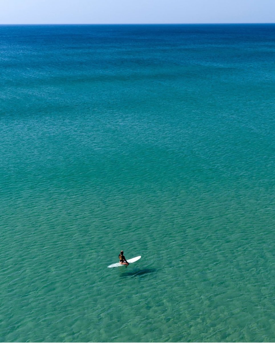 SurfGirlMag's tweet image. The waiting game.

📹: @cornish_dronephotography shot at Newquay, Cornwall.
#Cornwall #surfer #surfgirl #seatherapy #surfcornwall #newquay