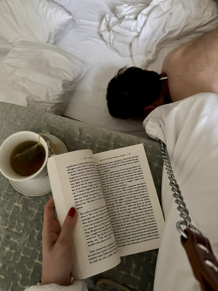 ObeyMissAnnie's tweet photo. Good morning to those who starts their day on the floor and graciously kisses My feet.

Here’s to a fantastic start! ☕️✨ https://t.co/h6k4cpusmo