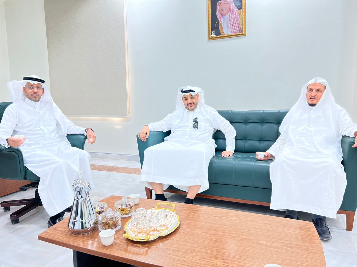 ضمن شراكة فاعلة بين جمعية تعزيز القيم الاجتماعية (قيم) بالمدينة المنورة وجامعة الأمير مقرن بن عبدالعزيز
وفي إطار التعاون والشراكة في كل ما يخدم مجتمع المدينة المنورة ويسهم في تعزيز القيم والمبادرات المجتمعية
تم توقيع مذكرة الشراكة والتعاون بين جمعية تعزيز القيم ممثلة في رئيس مجلس