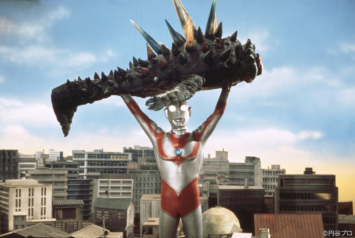 おはようございます。我が手帳によりますと、今日 #８月27日 は『帰ってきたウルトラマン』第21話「怪獣チャンネル」が放送された日です。深夜のテレビで旅客機が墜落する映像が放送された。犯人はテレビ局の機能を持つ怪獣・ビーコンだった。（1971年） #ウルトラ怪獣日和
cocreco.kodansha.co.jp/telemaga/news/…