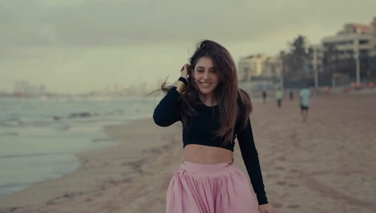 itnisibaat_'s tweet image. are we finally out of the drought era?🥹🩷🦋 she’s giving it with every fit tho!🤌🏻 | #nititaylor 🪷