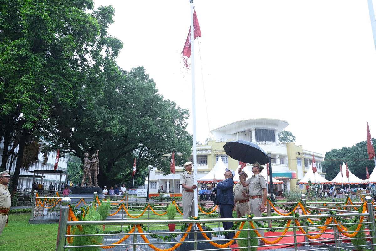 ONGC_'s tweet photo. Seventy years. One unwavering mission: to energize #India.

#Energy #Maharatna #ONGC celebrated its 70th Foundation Day at our Dehradun Headquarters in the distinguished presence of Chairman & CEO Arun Kumar Singh and the Board of Directors.

The day began with solemn tributes at the Martyrs’ Memorial, honouring the courage and sacrifice of those who built our legacy. The #Tricolour soared high over our campus, followed by a pledge, administered by the Chairman & CEO @singharunongc, and the Director (Production), @pankajkumarONGC, reaffirming our resolve to serve with integrity, excellence, and responsibility.

A spirited walkathon symbolised our energy in action, while tree plantation drives embodied our pledge to nurture a greener tomorrow. Each step, each sapling, was a promise to the nation, to sustainability, and to the generations ahead.

From the frontiers of exploration to the heart of every Indian home, ONGC stands tall at 70: Energy Now, and Next.

#ONGC70  
#EnergyNowAndNext #YouAreEnergy