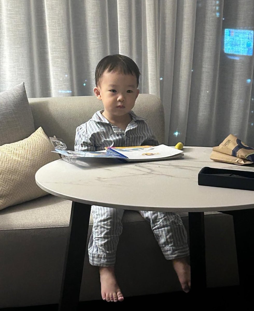 มีคนนึงอยากไปเอนคอร์โดยอง แต่อายุไม่ถึงสักที