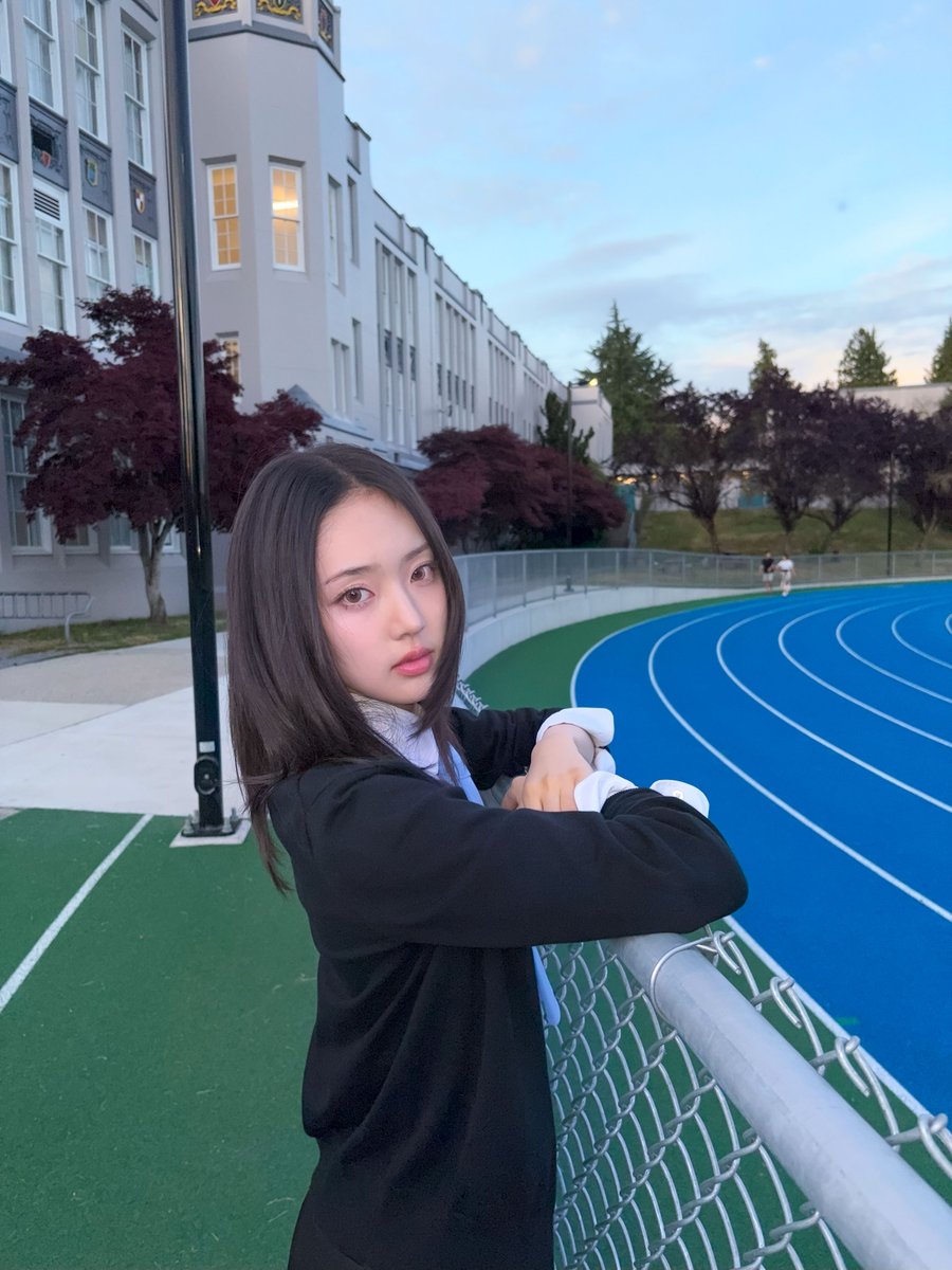 KiiiKiii_talk's tweet photo. 학교 끝나고 뭐해?🦋
 
#KiiiKiii #키키 #LEESOL #이솔 https://t.co/o6Hebugy9N