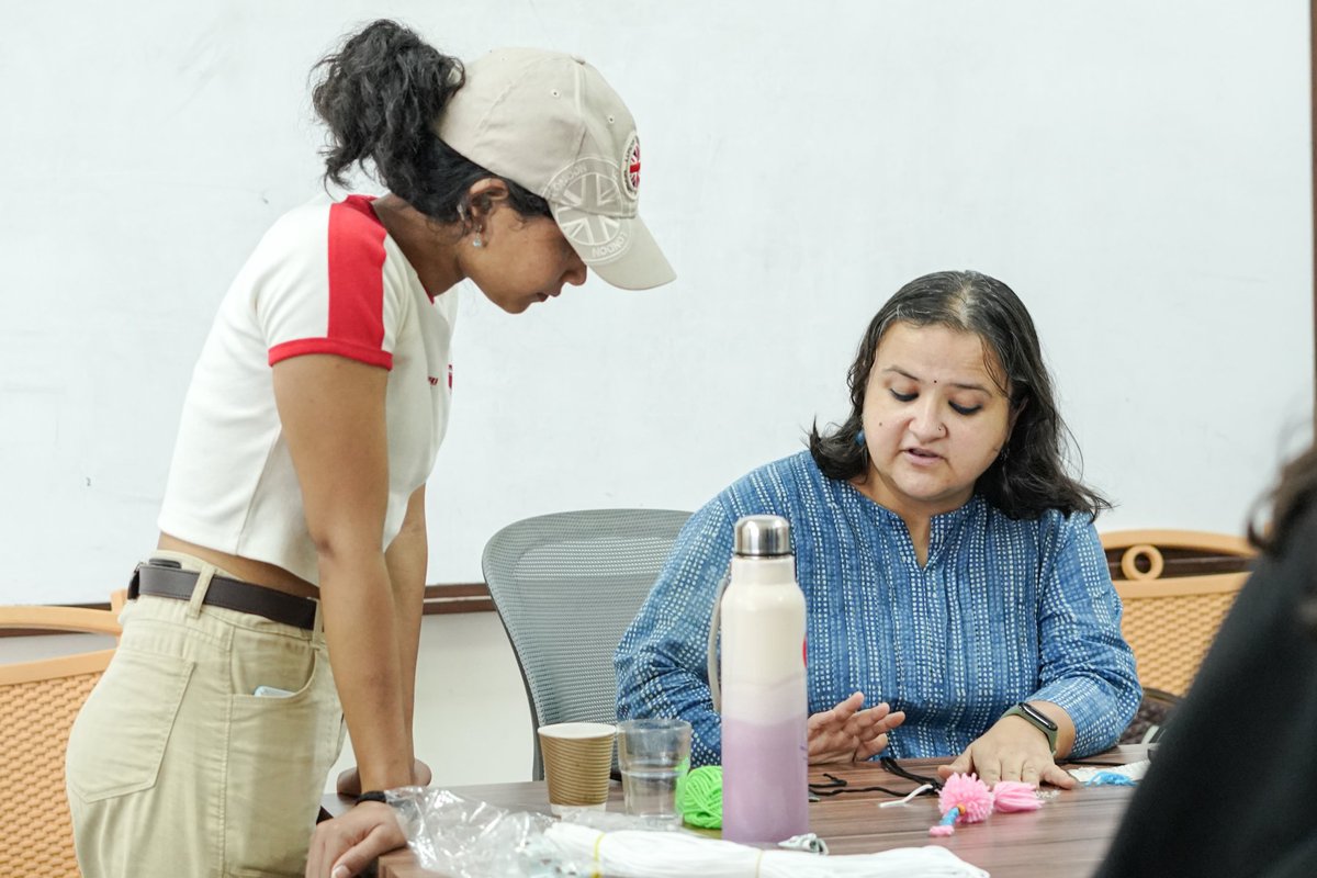 gehudehradun's tweet image. Crafting Stories Through Accessories – Workshop with Yojna Khanduri!
The GC Lab buzzed with creativity as Yojna Khanduri — Entrepreneur, Designer &amp;amp; Co-founder of Tantuk Himalaya Pragati Samiti — led an immersive session on Fashion Accessory Design.

#GEHU #AccessoryDesign