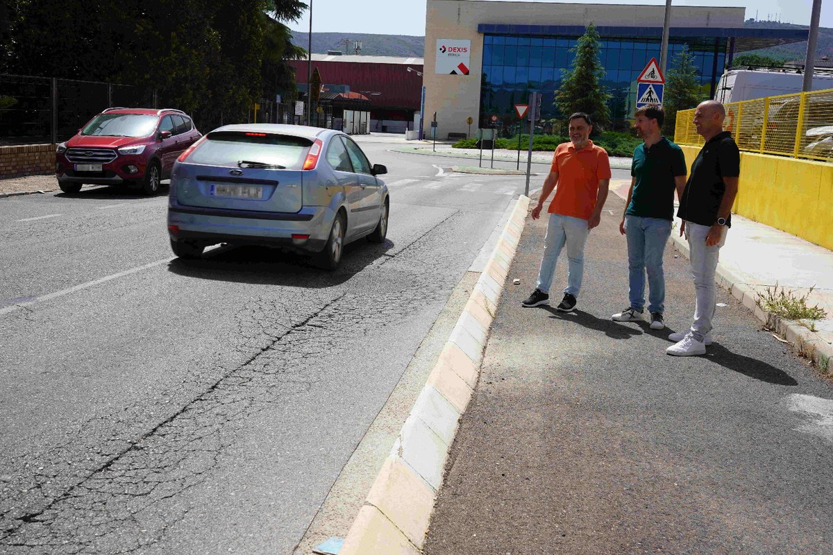 Oscar Borrell (@borrellmorant) on Twitter photo 🏗Atenció: A l'<a href="/ajOntinyent/">Ajuntament d'Ontinyent</a> no es para en agost i continuem treballant amb la licitació d'1 milió d'€ per a millorar 3 polígons industrials d'Ontinyent
🏭Inversió en polígons de 10M€ últims anys per <a href="/JorgeRodrigz_/">Jorge Rodríguez | Alcalde Ontinyent</a>
⛏️Seguim!
levante-emv.com/costera/2025/0… a través de <a href="/levante_emv/">Levante-EMV</a> 🏗Atenció: A l'<a href="/ajOntinyent/">Ajuntament d'Ontinyent</a> no es para en agost i continuem treballant amb la licitació d'1 milió d'€ per a millorar 3 polígons industrials d'Ontinyent
🏭Inversió en polígons de 10M€ últims anys per <a href="/JorgeRodrigz_/">Jorge Rodríguez | Alcalde Ontinyent</a>
⛏️Seguim!
levante-emv.com/costera/2025/0… a través de <a href="/levante_emv/">Levante-EMV</a>