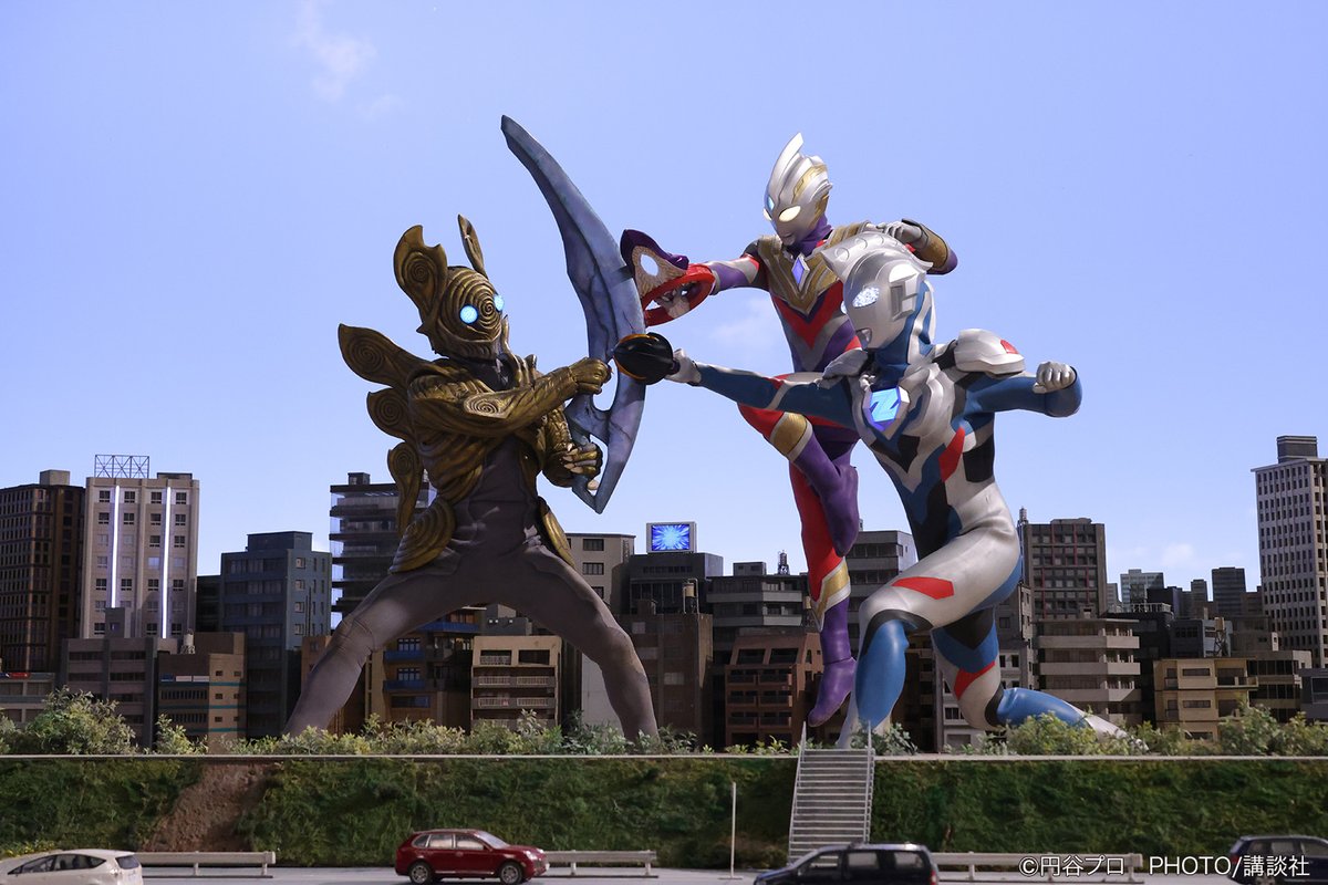 こんばんは。我が手帳によりますと、明日 #９月４日 は『ウルトラマントリガー』第７話「インター・ユニバース」が放送された日です。突如空から落下してきた巨大ロボットは、別次元からやってきたキングジョー ストレイジカスタムだった！（2021年） #ウルトラ怪獣日和
cocreco.kodansha.co.jp/telemaga/news/…