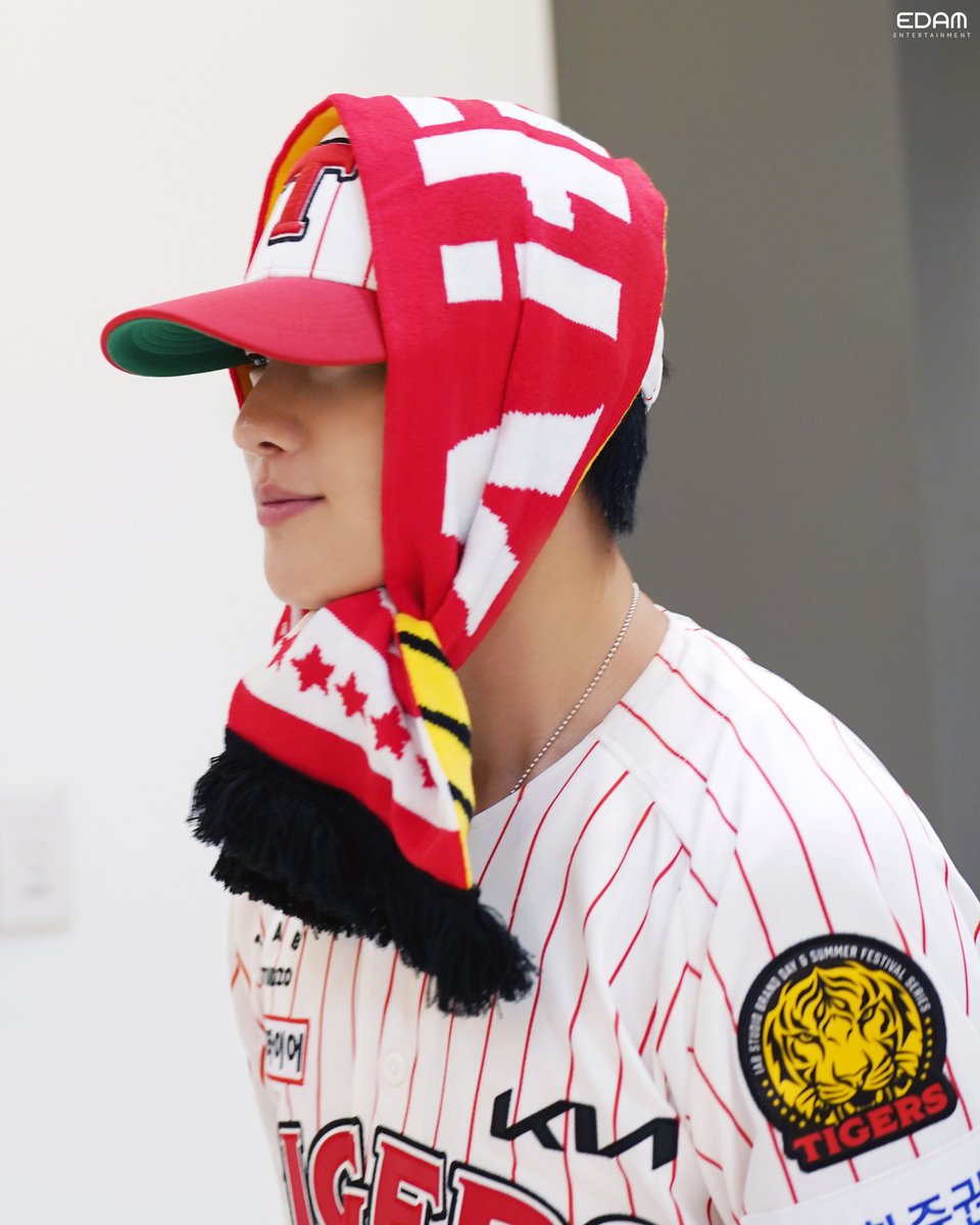 c_woodzofficial's tweet image. [📬]

최강기아 챔피언스 필드에 최강기니의 등장이라...
At the Champions Field of mighty KIA… appears the mightiest Guinea.

🔗 blog.naver.com/edament/223970…

#WOODZ #우즈