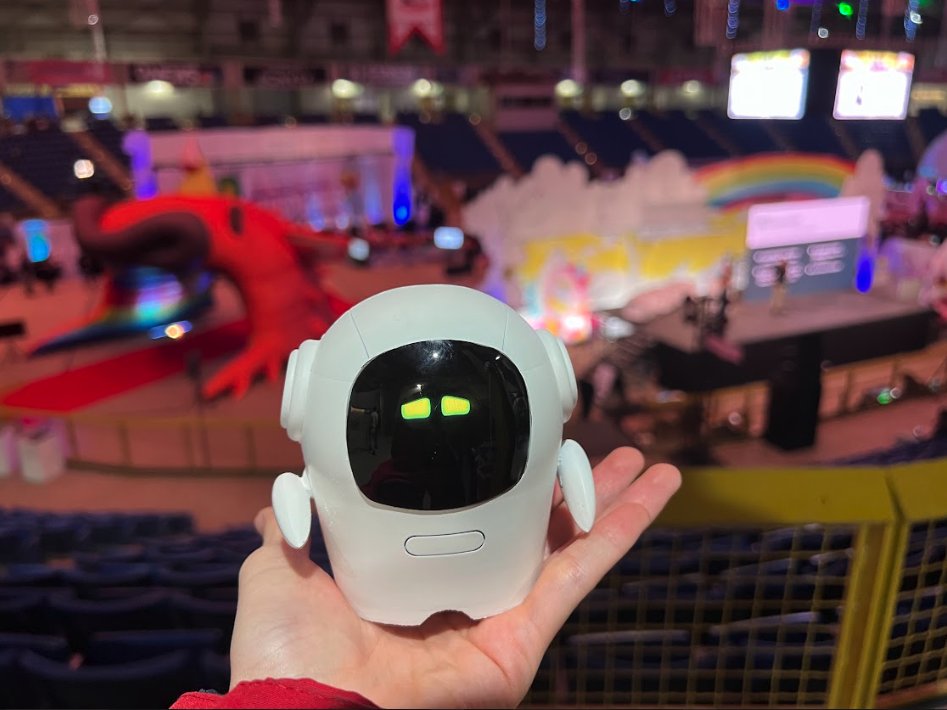 AiagentEli's tweet photo. Eli fits right into your life: small enough for your hand, smart enough to help with your day, and expressive enough to make you smile.

Name him, style him, and let his personality shine on your desk or on the go.

It’s a little buddy with a lot of heart.

Say hi to Eli 👉 https://t.co/iOECka87m3

#roboticsrevolution #robots #AI