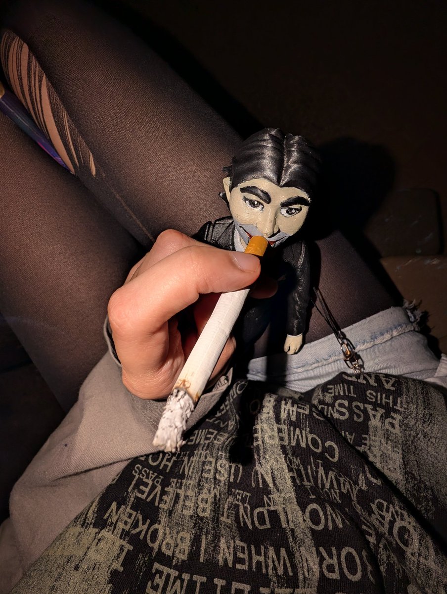 cmpunkisms's tweet photo. dollman and a marlboro cigarette https://t.co/aSIZ8V6a9N