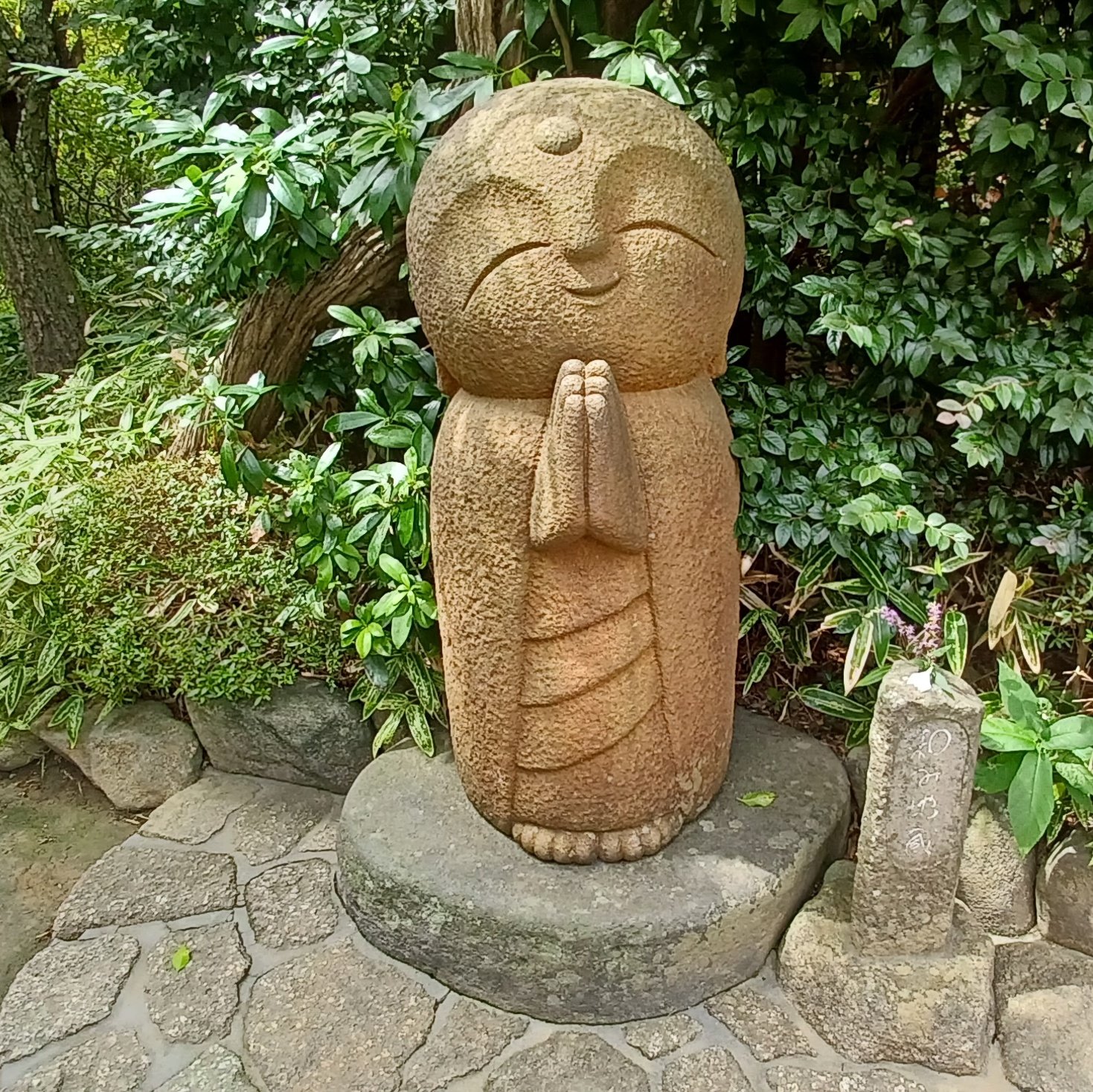 ⚠️引取希望 和み地蔵 わらべ地蔵 ほほえみ地蔵 御影石 庭石 石像 京都 鎌倉 引取希望】和み地蔵 お地蔵さん ほほえみ地蔵 御影石 庭石 石像