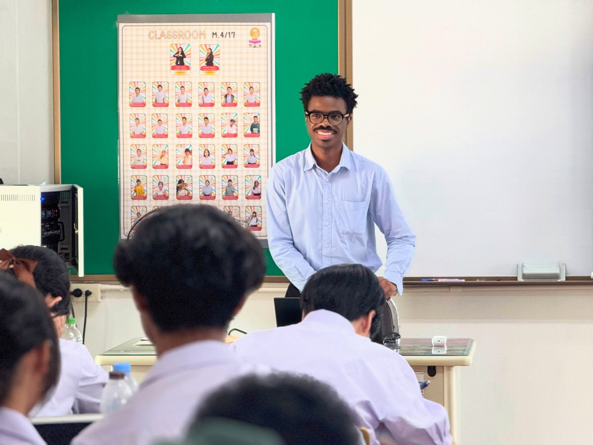 BFITSThailand's tweet image. Smart lessons for real life! 🌟

Teacher Kaelin from our HW BFITS Program guided our bright learners through an English Communication lesson on Spending Wisely—linking language skills with everyday money smarts 🚀

#HW #BFITSProgram #ShineWithBFITS #JoinHW #TeachInThailand