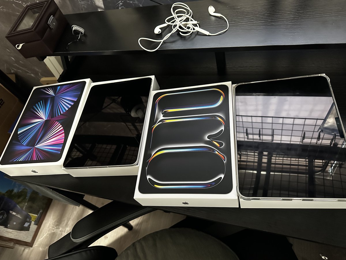 Kitei_4's tweet photo. ちょっと前にiPad買い替えたけど薄過ぎて前の方使いやすい😅 https://t.co/xrFdggmEAb
