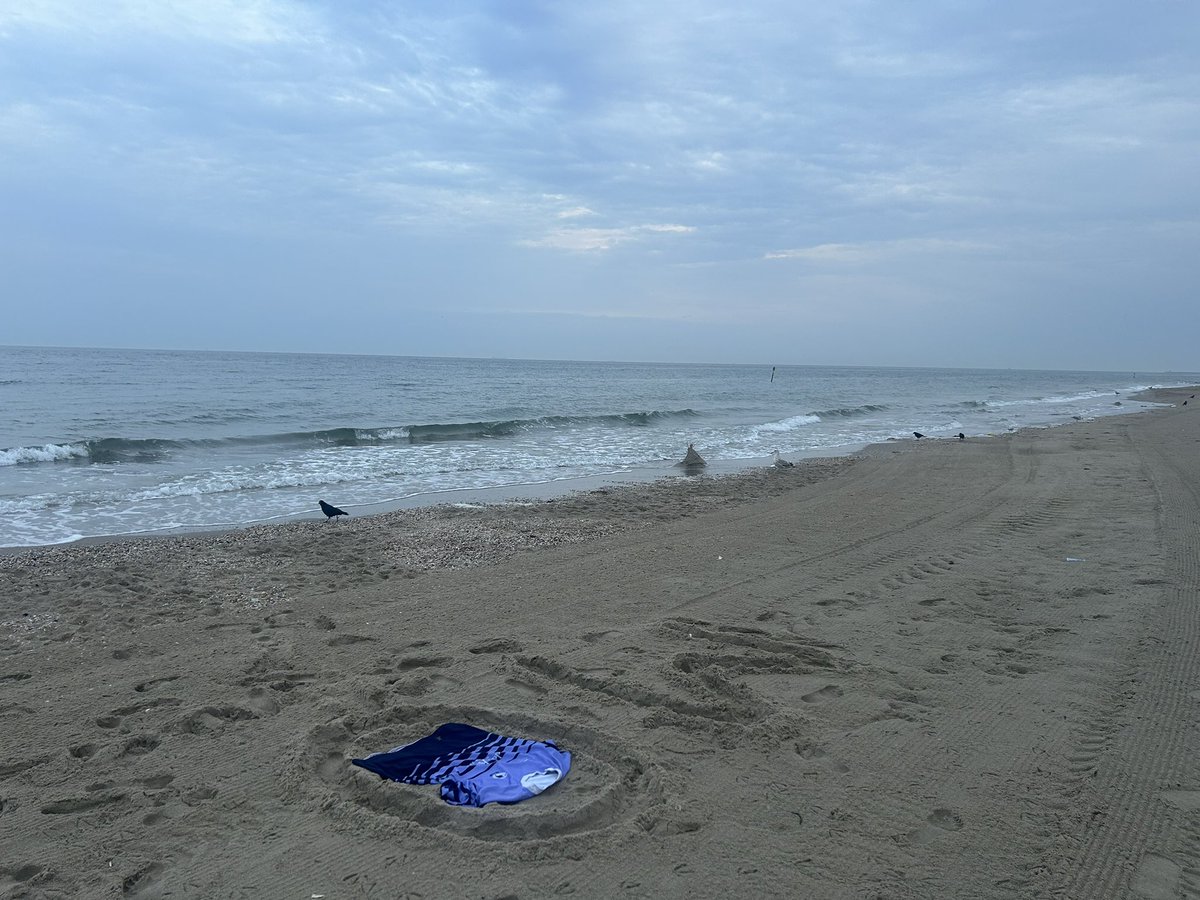 Goodmorning CT ☁️ 

The sea is calm, the clouds are sober ⛅️ 
Two of OG’s 🐿️ best mates all across the globe in New-Zealand 🇳🇿 had to bury their older brother this week…

Only 41 years old, taken too soon..
Captain of Central Rugby Club in NZ, he was a well respected figure and