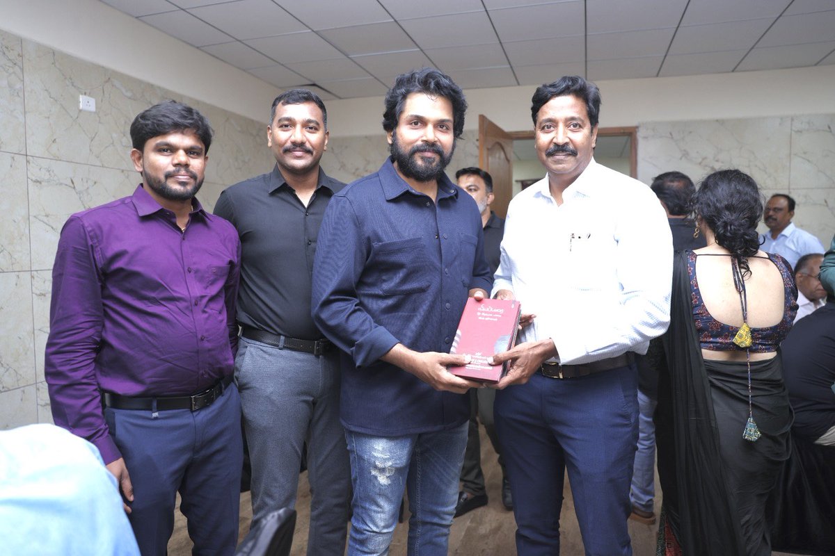 நடிகர் சூர்யாவின் அகரம் சார்பாக நமது ஐன்ஸ்டீன் கல்லூரிக்குக் கிடைத்த நினைவுப்பரிசு காணொலி

Facebook 3.65 லட்ச பார்வைகள்
facebook.com/share/v/1AoAki…

Instagram 2.00 லட்ச பார்வைகள்
instagram.com/reel/DM7YJvSog…

YouTube 5.95 லட்ச பார்வைகள்
youtube.com/shorts/_bf5NCY…

மொத்தம் 11.60 லட்சம்.