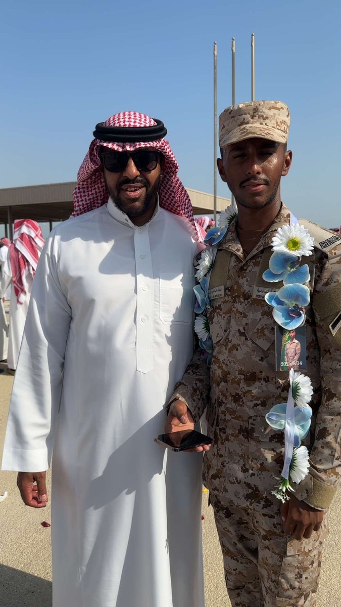 azez0550's tweet photo. ولله الحمد والمنة تم تخرج الابن عبدالله هذا اليوم من القوات الملكية البحرية السعودية سائل الله عز وجل ان يوفقه وزملائه لخدمة دينه ومليكه ووطنه https://t.co/yWkNgKzQEE