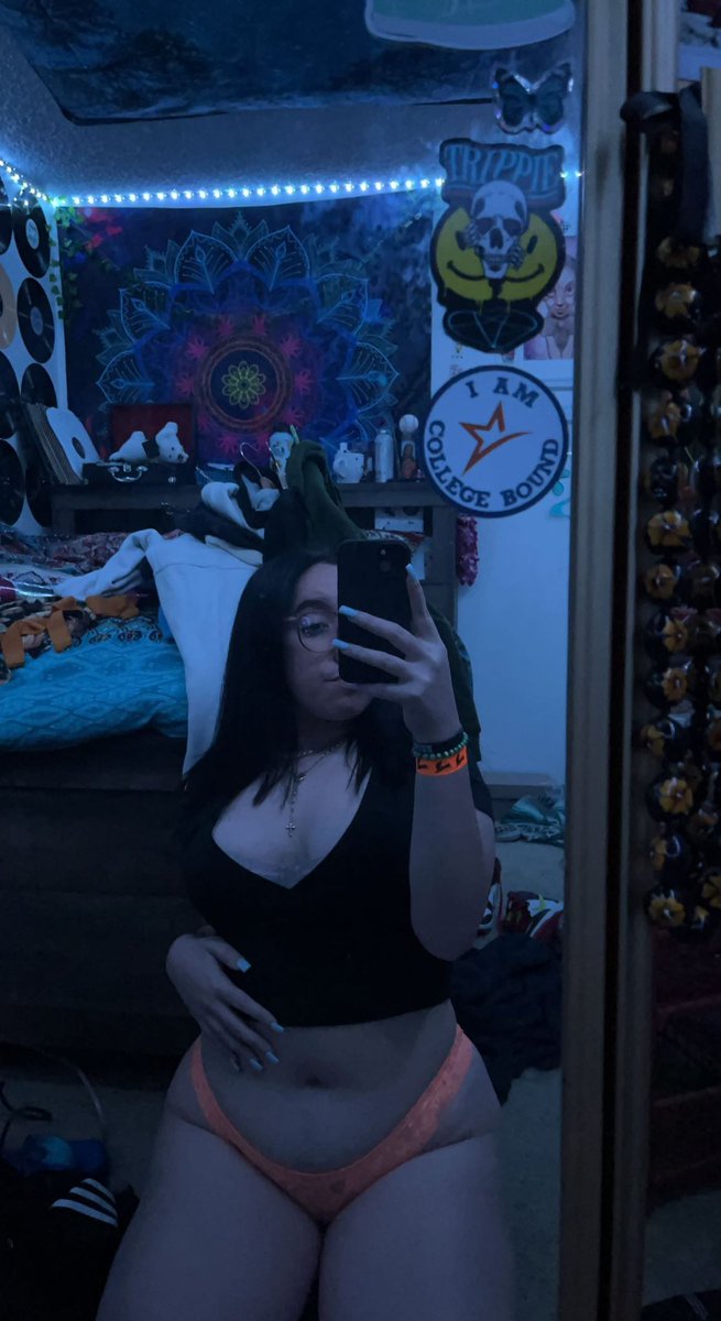 sopihe337046's tweet photo. Every time you think of me you empty you wallet, and yes that’s an order 

#findom #paypig #DrainedWallets #domme #spoild https://t.co/WPDZpgFi8Q