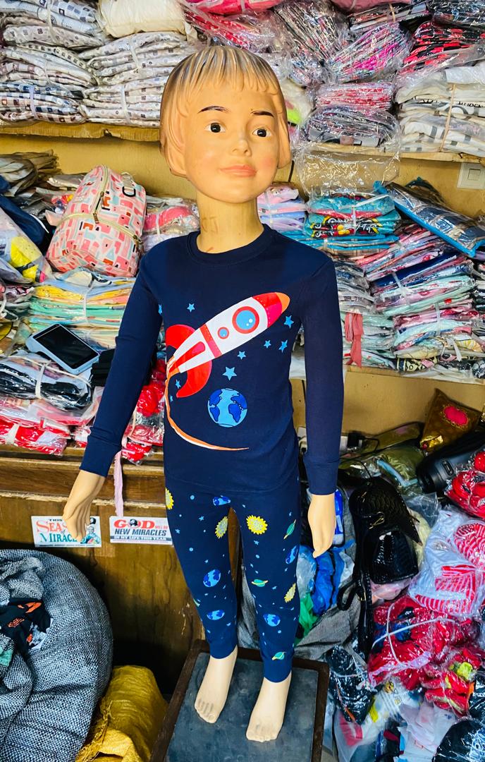 Chistanwardrob's tweet image. After a long day, what&apos;s the first thing you do when you get home? 🏡

We&apos;re betting it involves slipping into something comfortable!

​Our cozy nightwear collections for kids and adults are designed for that perfect &quot;ahh, I&apos;m home&quot; moment. 😴

.
.
Dembele Omah Kussman Comfort