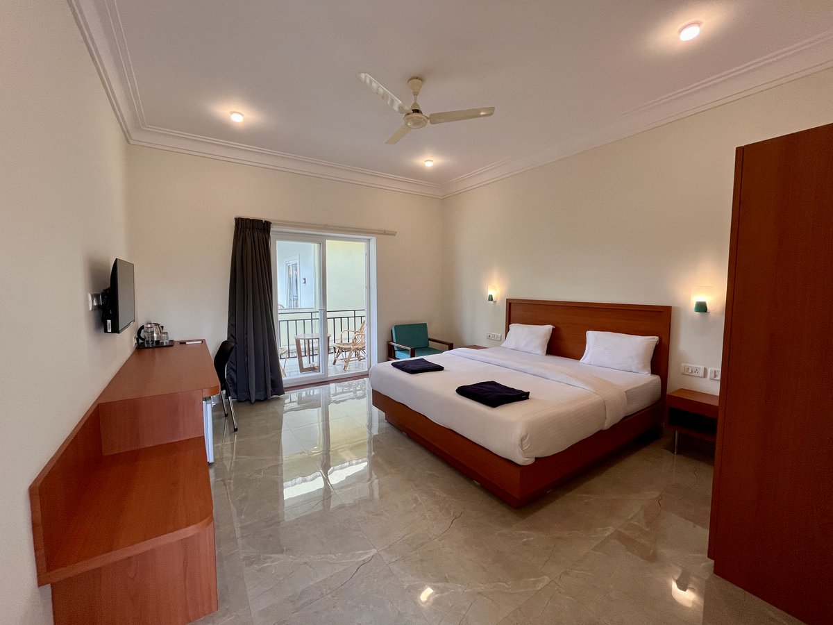 morjim_sunset's tweet photo. 🌴 Deluxe AC Room • Pool View • Steps from Morjim Beach 🌊
Wake up to serene pool views in a stylish Deluxe AC room. Enjoy a king-size bed, private patio, Wi-Fi, fridge &amp; more — all just 400m from Morjim Beach https://t.co/7CoSi1Bici