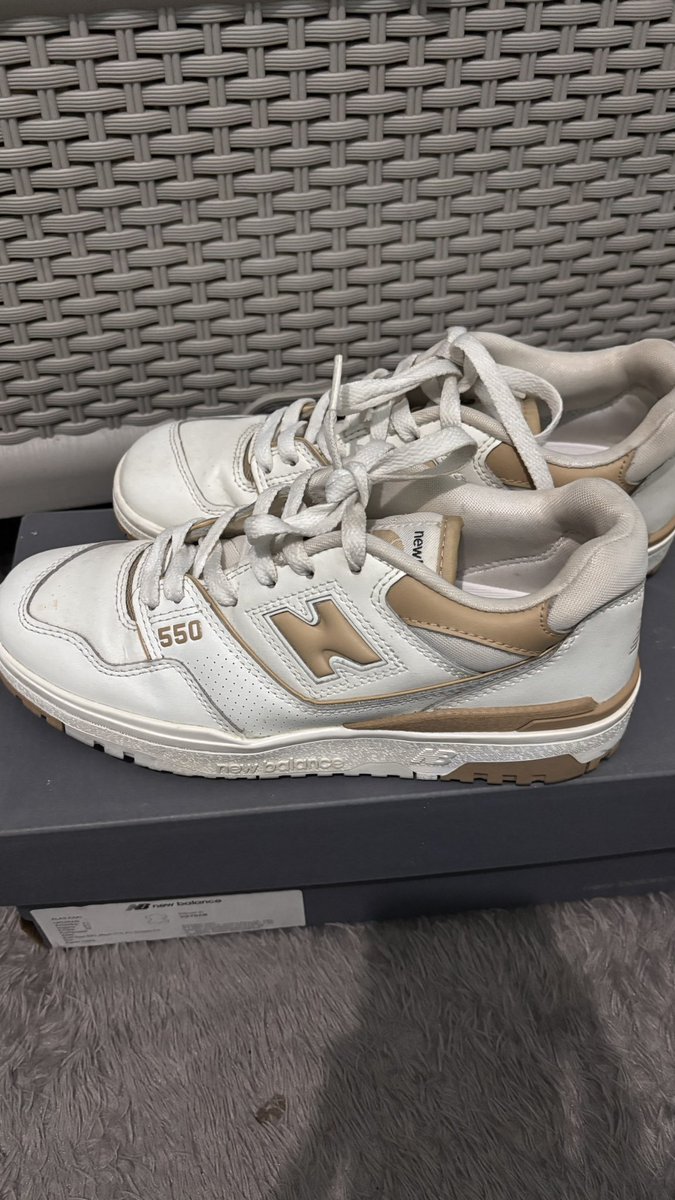 cheesebgrs's tweet photo. WTS NEW BALANCE 550 
harga beli 2.1jt
jual 1jt nego
minat hub 085848591833
#prelovednb550 
#newbalance550 https://t.co/ldioeFnAx5