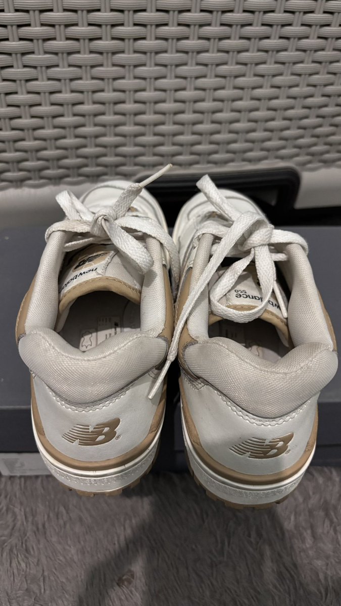 cheesebgrs's tweet photo. WTS NEW BALANCE 550 
harga beli 2.1jt
jual 1jt nego
minat hub 085848591833
#prelovednb550 
#newbalance550 https://t.co/ldioeFnAx5