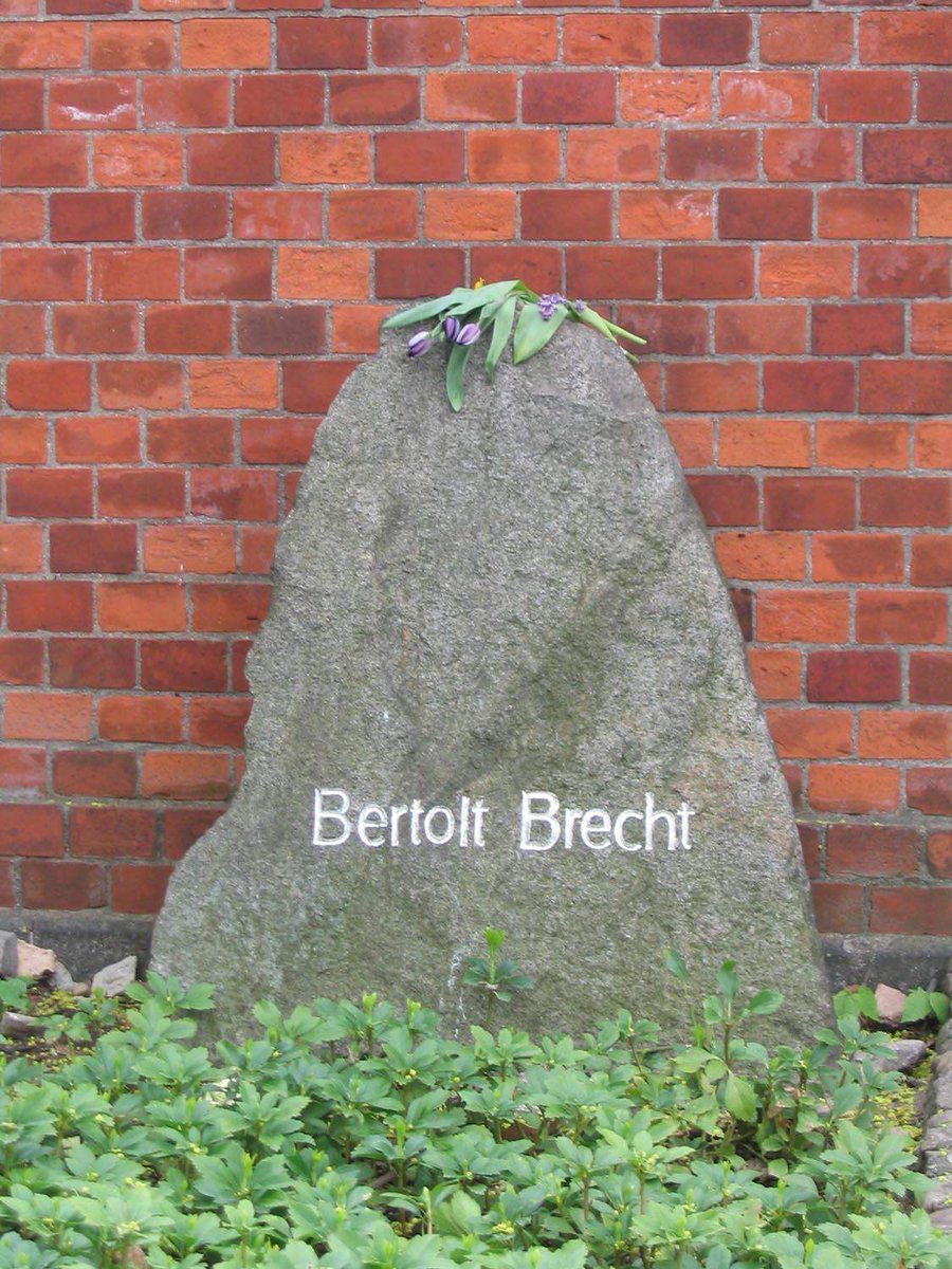14 sierpnia 1956 roku zmarł Bertolt Brecht 

właśc. Eugen Berthold Friedrich Brecht