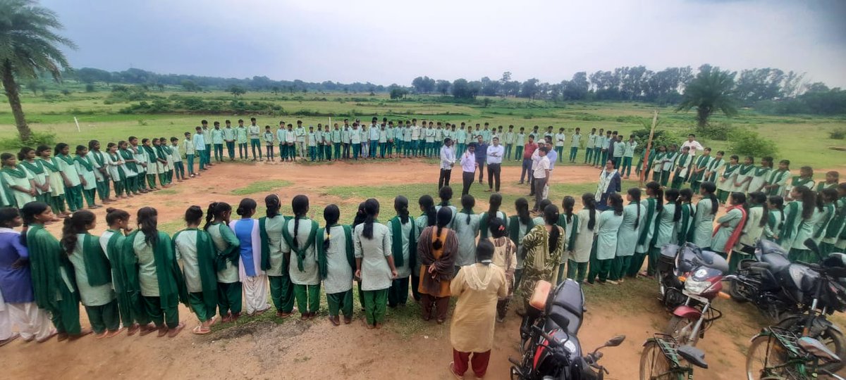 Jalsahayas &amp; VWSC members in Chakniya unite for training, action planning &amp; Har Ghar Tiranga Har Ghar Swachhata campaign. 
<a href="/tatatrusts/">Tata Trusts</a> <a href="/JharkhandCMO/">Office of Chief Minister, Jharkhand</a> 
#CInI #watermanagement #training #development