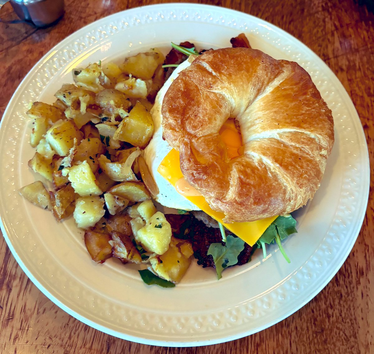 ling53121031's tweet photo. Breakfast at Riverside โ fresh, local, unforgettable.
#SlowMorning #RiversideVibes #BreakfastView #HoodRiverMagic
#TravelEats #ColumbiaRiverViews #LocalFlavors #FoodieTravel #MorningVibes https://t.co/w5oJCAZWmn