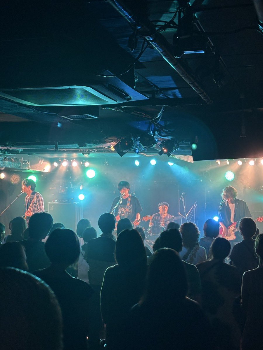 kanetoanne's tweet photo. いい一夜でした！奥村君曰く俺を介護するためのバンドだそう。これからもよろしくお願いします^ ^
盆の入りファンタスティックないい一夜、略してB.F.I.。快く対バンを快諾してくれた近藤さんEGバンド、ご来場のみなさんありがとう！#bfi #奥村大 #森川トモヲ #亀井亨 #金戸覚 #近藤智洋 #eg https://t.co/63tCdforsZ