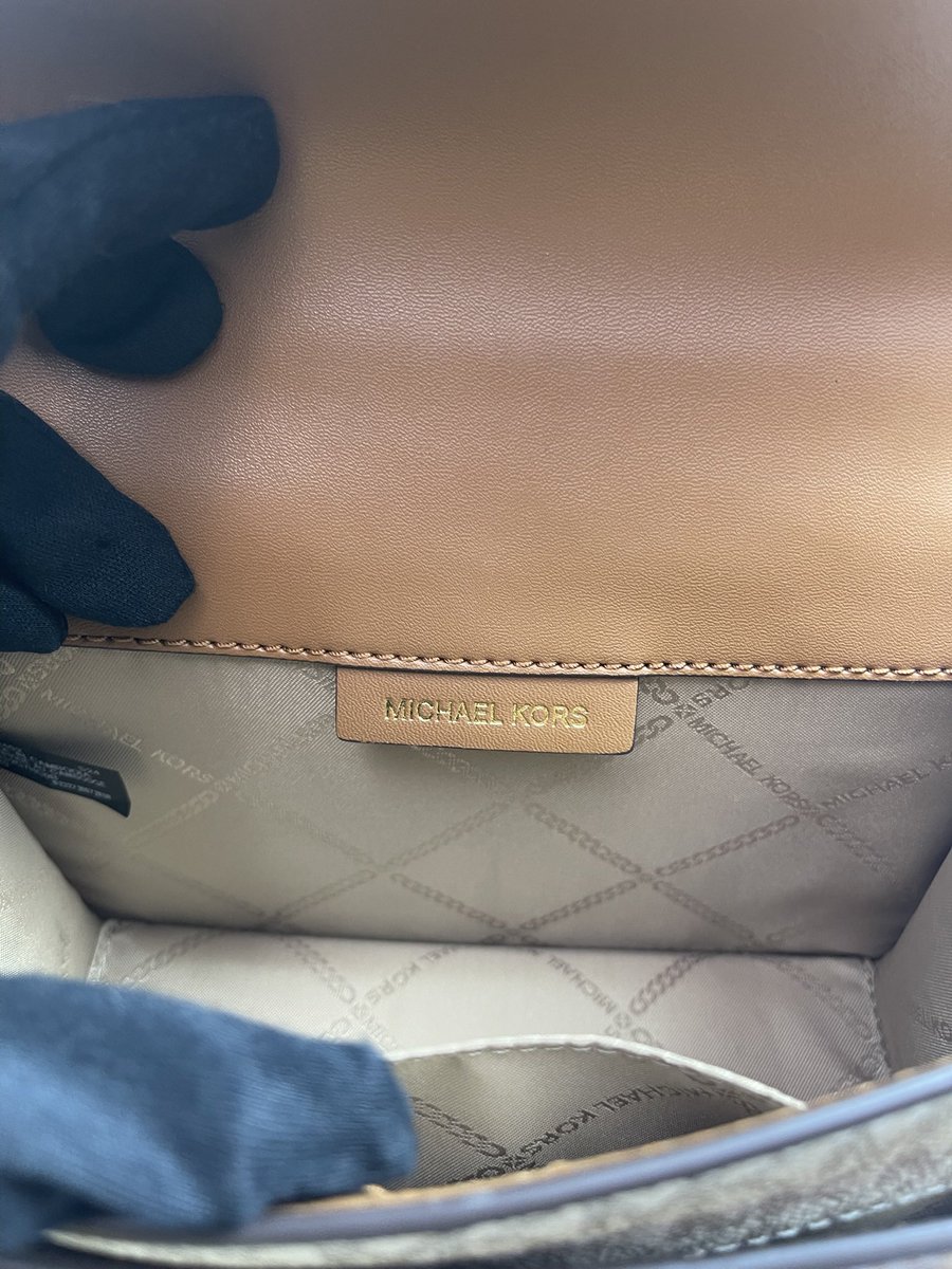 cheesebgrs's tweet photo. WTS Michael Kors Heather Signature Bag
Harga Jual 2.5jt nego
db, booklet
📍Surakarta

minat hub 085848591833 https://t.co/vi02KlTg1C
