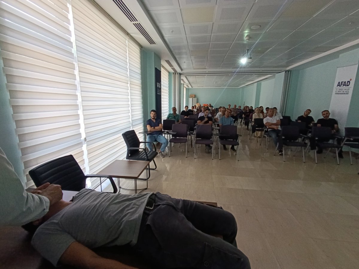 AFAD Denizli (@afad_denizli) on Twitter photo Kurumumuz yerleşkesinde, Sağlık Müdürlüğü eğitmeni eşliğinde gönüllülerimize “İlk Yardım Farkındalık Eğitimi” gerçekleştirilerek temel ilk yardım bilgileri ve acil durumlarda etkili müdahale teknikleri paylaşılmıştır. Kurumumuz yerleşkesinde, Sağlık Müdürlüğü eğitmeni eşliğinde gönüllülerimize “İlk Yardım Farkındalık Eğitimi” gerçekleştirilerek temel ilk yardım bilgileri ve acil durumlarda etkili müdahale teknikleri paylaşılmıştır.