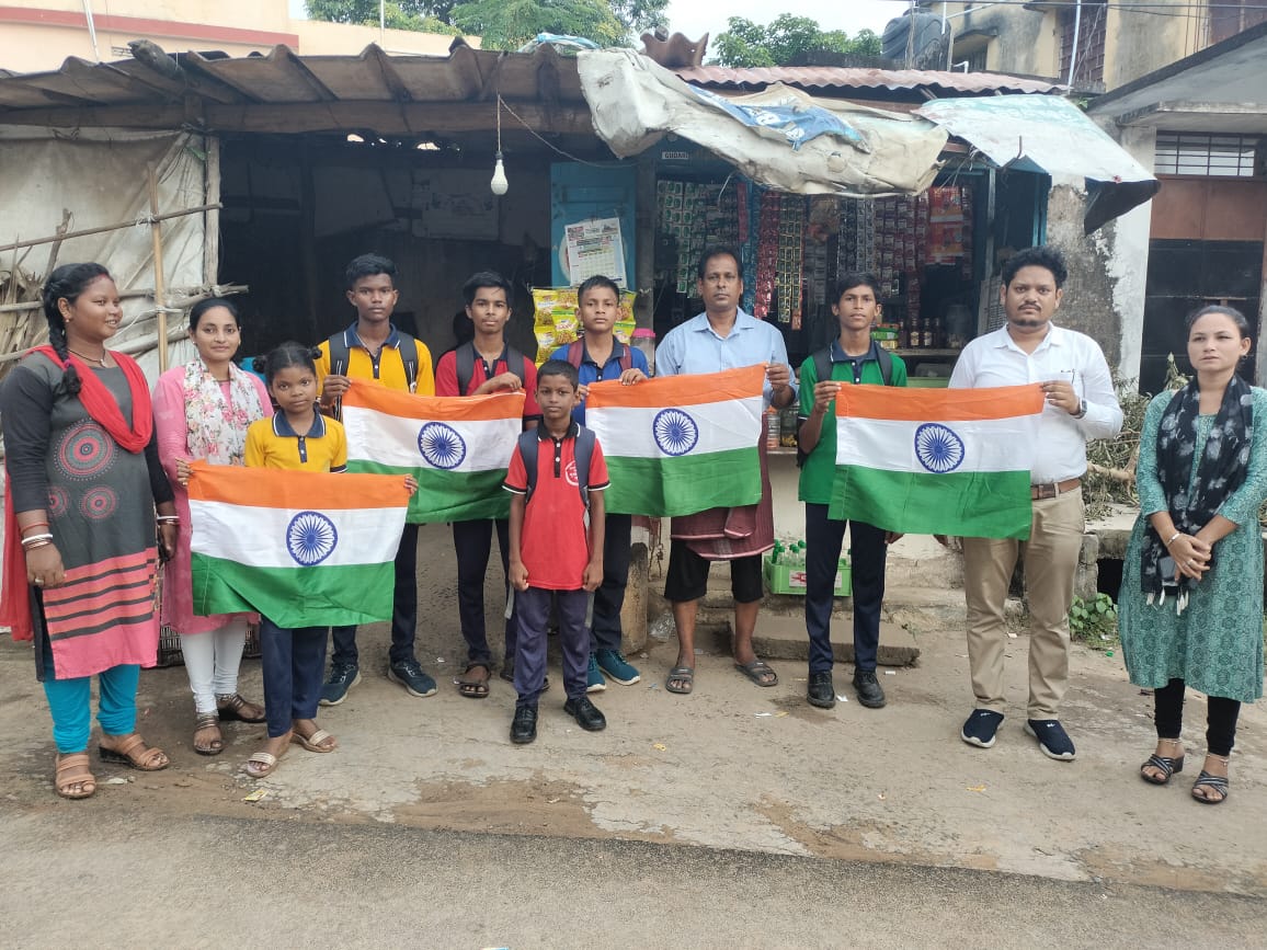 Mass Cleaning drive by College students in Gunupur municipality and rally by school students and flag distribution in Gudari NAC.