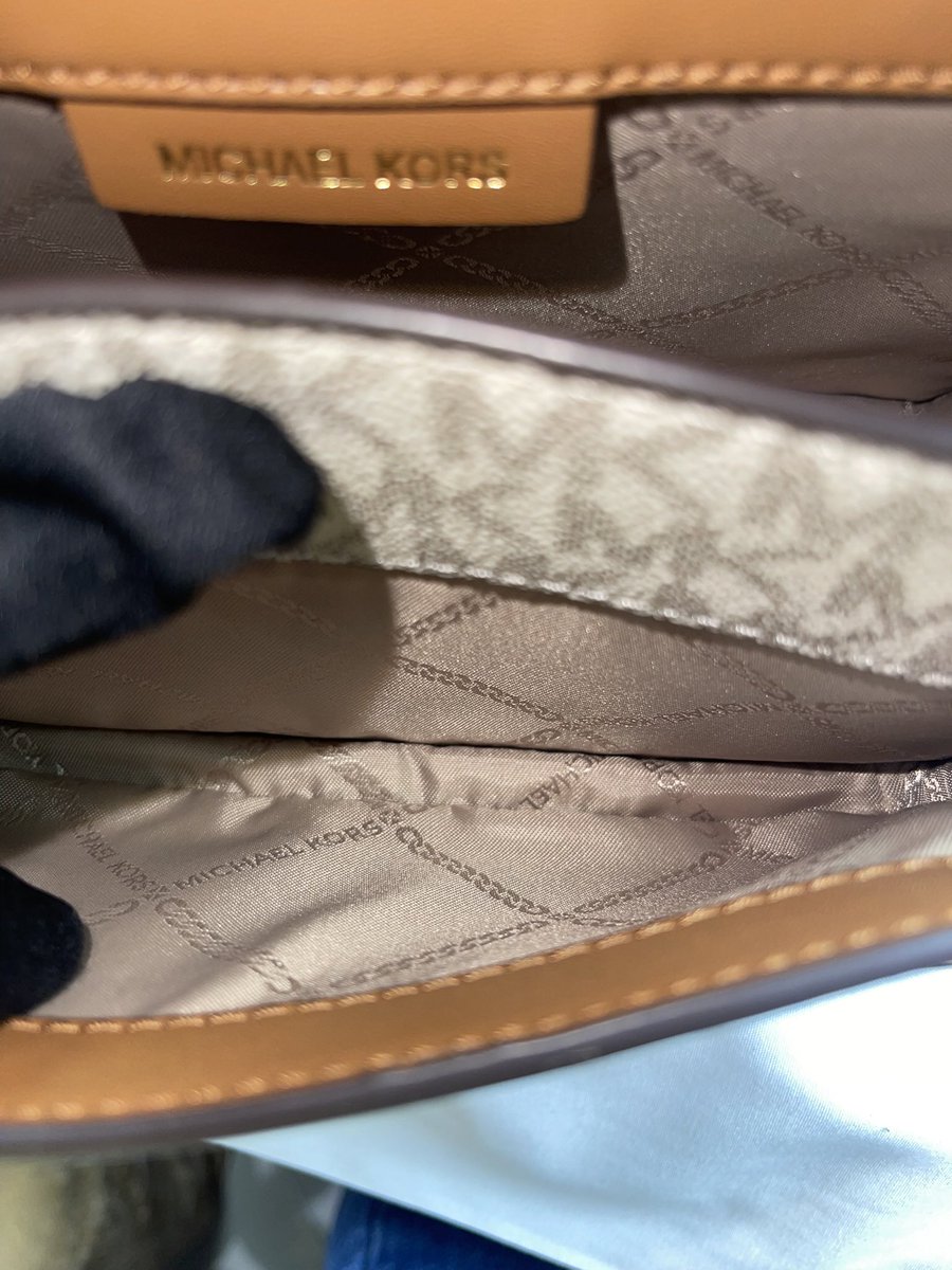 cheesebgrs's tweet photo. WTS Michael Kors Heather Signature Bag
Harga Jual 2.5jt nego
db, booklet
📍Surakarta

minat hub 085848591833
#prelovedbag #prelovedmichaelkors https://t.co/2SYk7xlItd