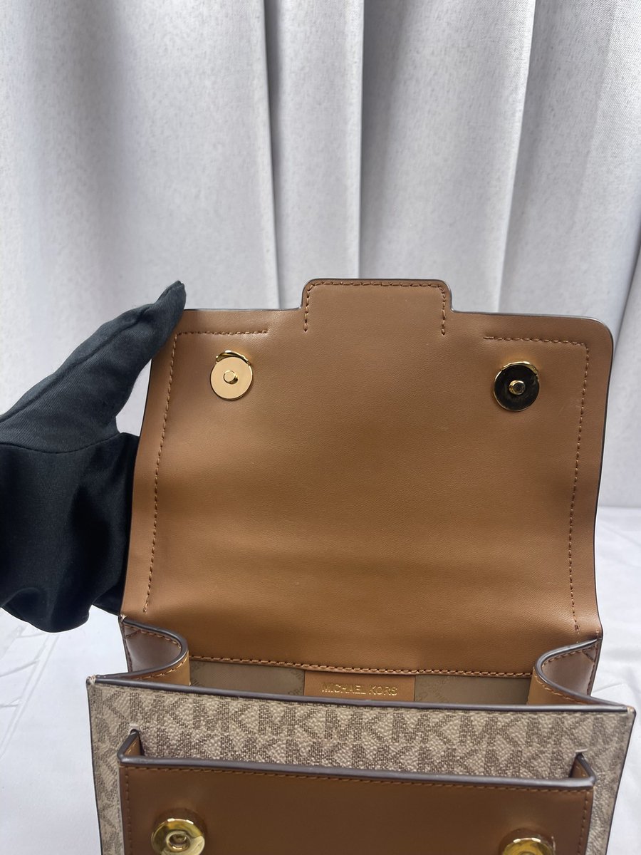 cheesebgrs's tweet photo. WTS Michael Kors Heather Signature Bag
Harga Jual 2.5jt nego
db, booklet
📍Surakarta

minat hub 085848591833
#prelovedbag #prelovedmichaelkors https://t.co/2SYk7xlItd
