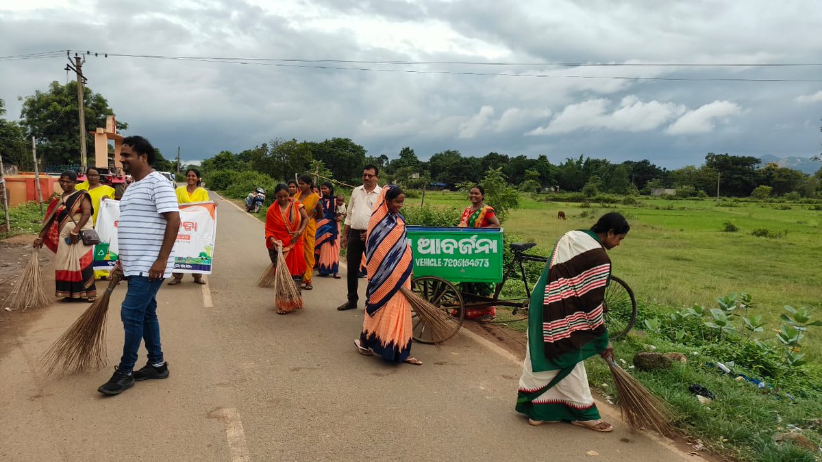 BDO_Jamda's tweet photo. Different activities such as TIRANGA RALLIES, SWACHHATA ABHIYAN etc taken up at all GPs of Jamda block during celebration of HAR GHAR TIRANGA-2025 https://t.co/HSsdbUeEEh